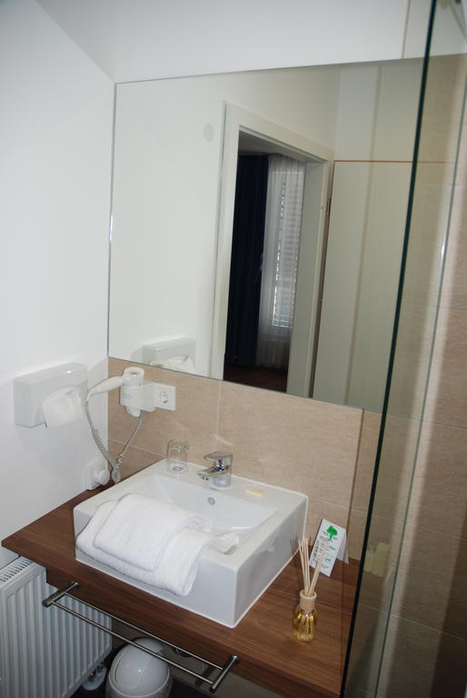 Zar-Hotel Vitalis Regensburg Room photo