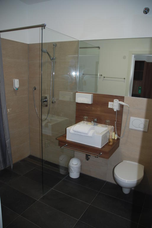 Zar-Hotel Vitalis Regensburg Room photo