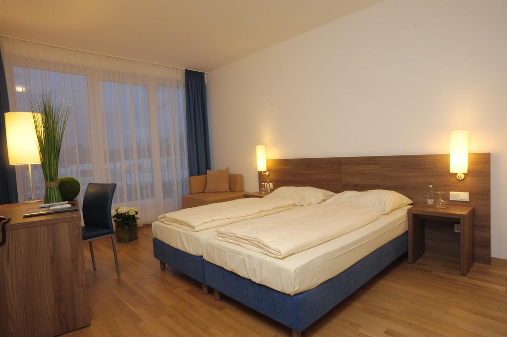 Zar-Hotel Vitalis Regensburg Room photo