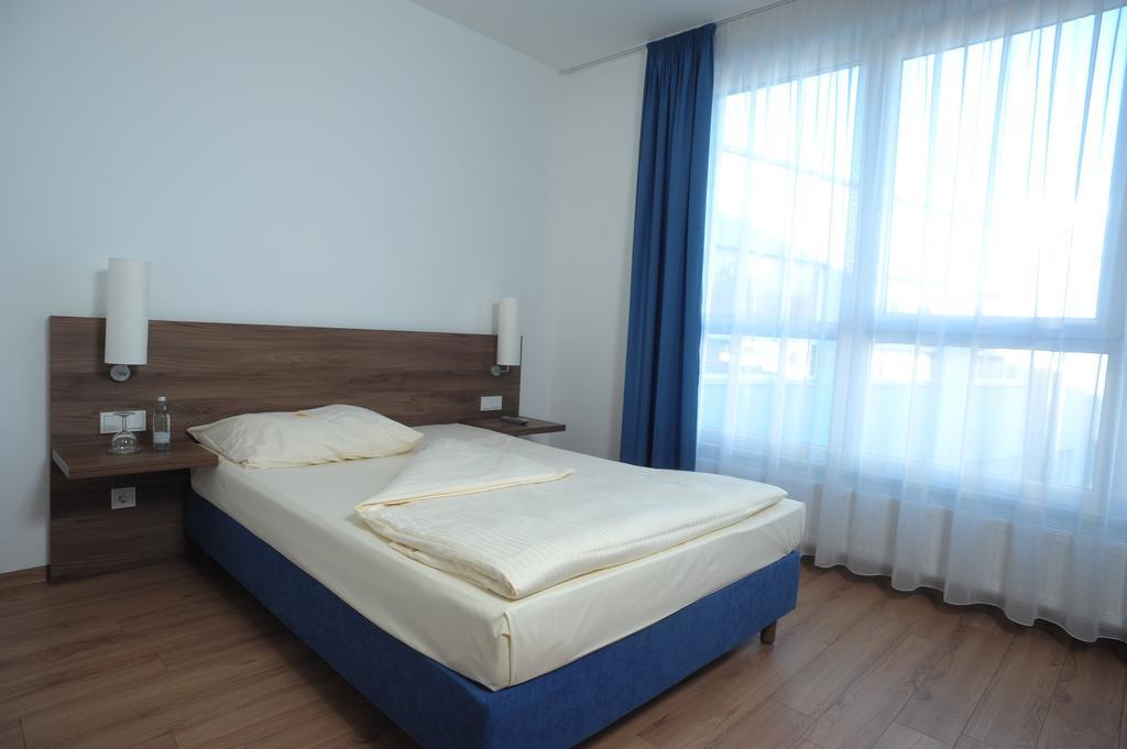 Zar-Hotel Vitalis Regensburg Room photo